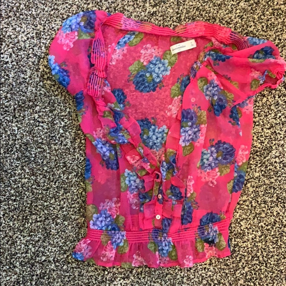 Medium Abercrombie short sleeve shirt